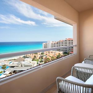 Wyndham Grand Cancun All Inclusive Resort & Villas